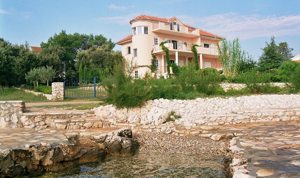 Villa Maris Углян Екстериор снимка